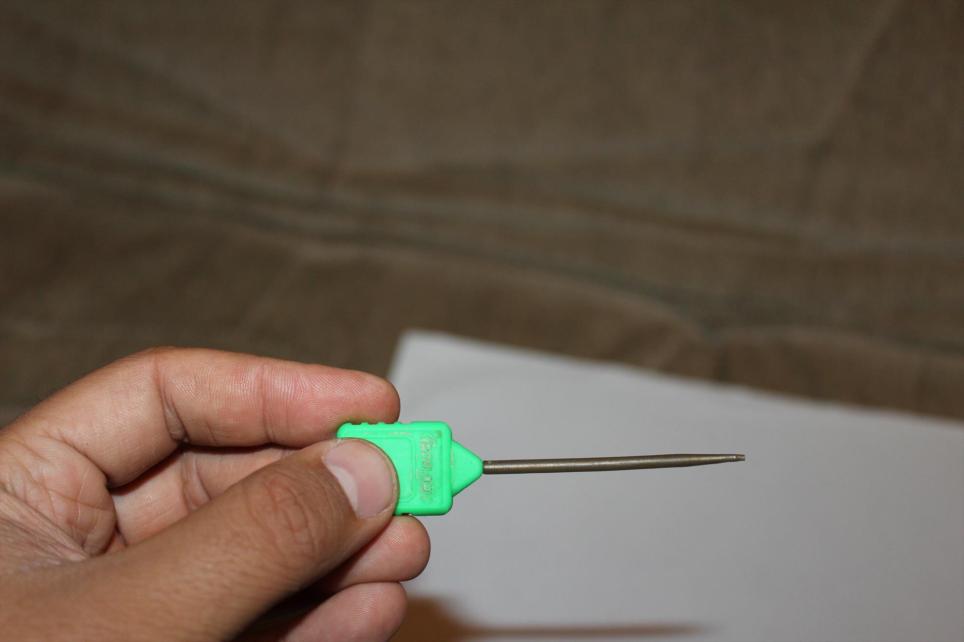 O montura de vara.. - Pentru ca am ales sa facem o montura lunga, de 20-25 cm, folosim si un antitangle sleeve cat mai lung posibil